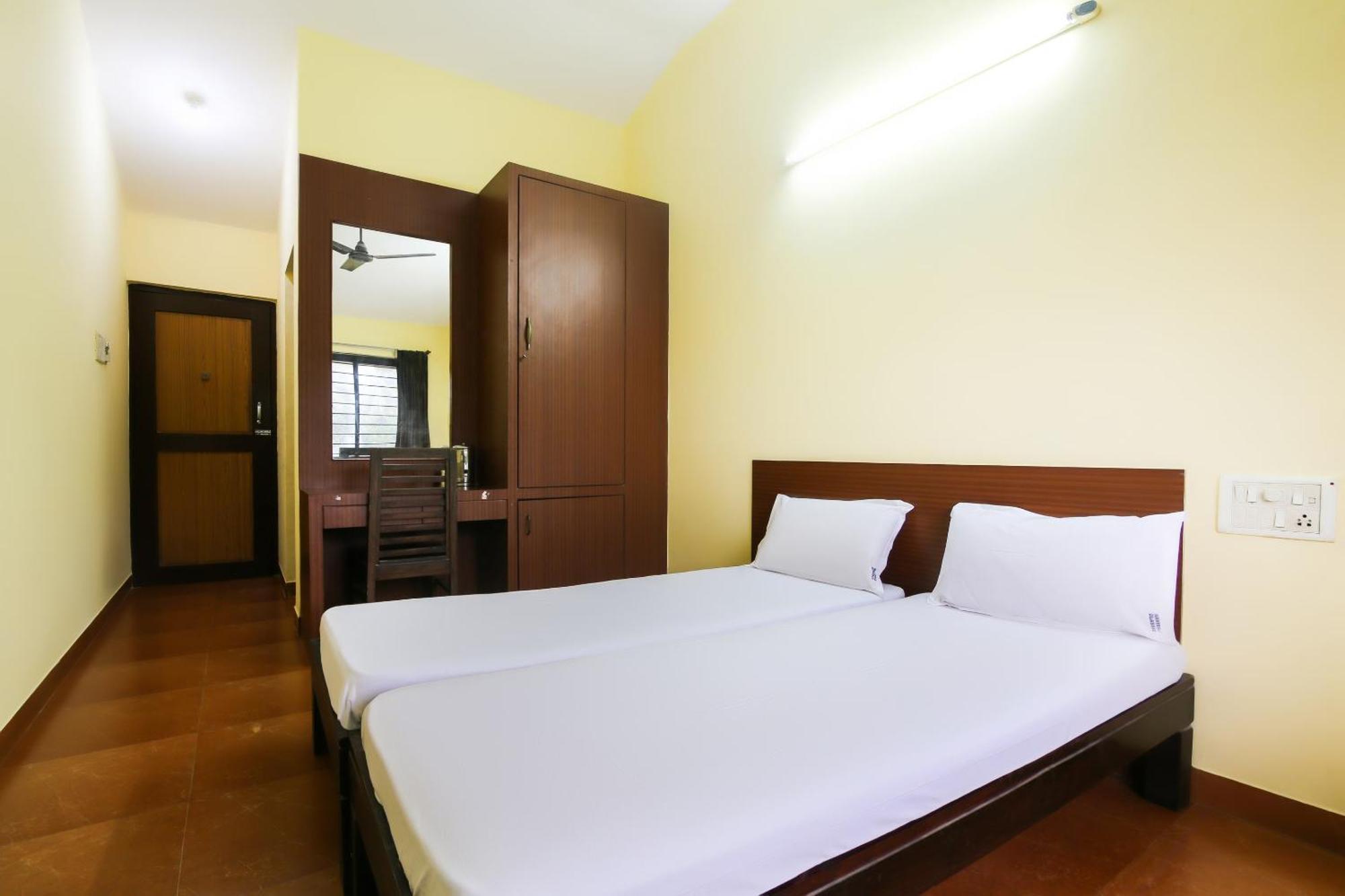 Hotel O Raviraj Classic Cana Exterior foto